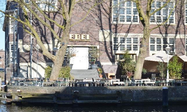 van de gezellige cafés zoals: Fier, Hendrix, van t Spit, Café Oslo of op één van de mooiste terrassen aan het water bij Edel.