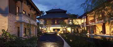 Voor de inrichting is uitsluitende gebruik gemaakt van bijzonder stijlvolle Balinese en Javaanse materialen. Voor watersporters biedt het hotel u allerlei mogelijkheden in het dorp Tanjung Benoa.