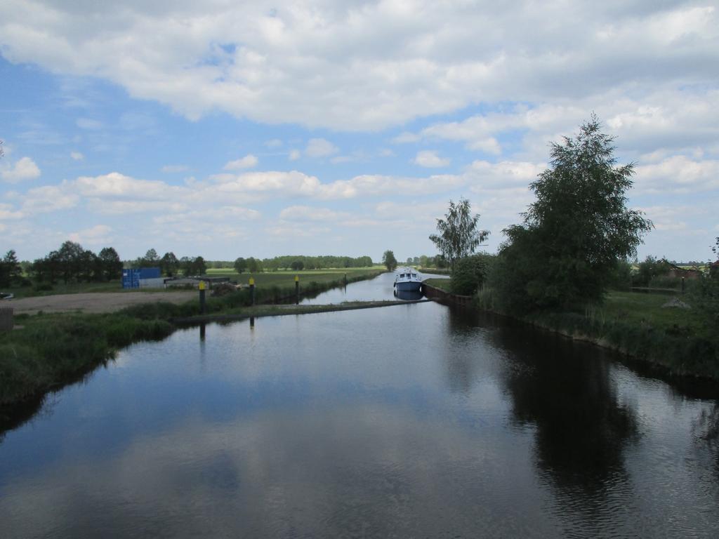 Kunnen we weer even wat voorraad inslaan. 21-05-2017 Grabow sluis Lewitz.