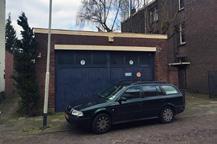 Fase 1 (actieve fase): bronaanpak garage Zonnebloemstraat 3 Ontgraving van de onverzadigde zone (na sloop van de garage) en gestimuleerde biologische afbraak van het brongebied in de verzadigde zone.