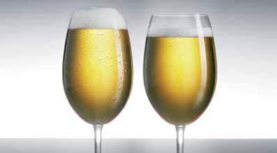 WARME & KOUDE SPOELING Borden en wijnglazen moeten droog uit de vaatwasser komen, bier- en frisdrankglazen bij voorkeur koel. Met de WARME & KOUDE spoeling is dit allebei mogelijk.