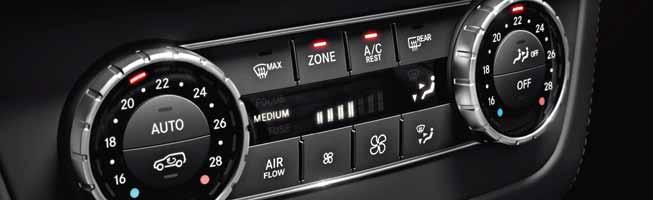 De automatische airconditioning kan de temperatuur met behulp van sensoren afzonderlijk voor de bestuurder en voorpassagier regelen.