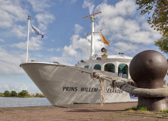 Samen op het grote scherm de foto s bekijken die we allemaal gemaakt hebben van deze vakantie.