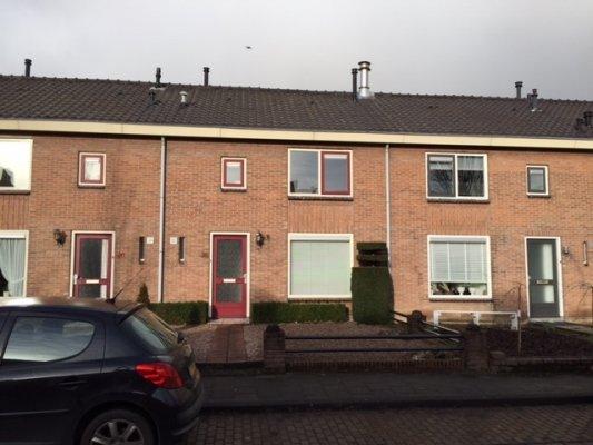 Omschrijving Tussenwoning met stenen berging