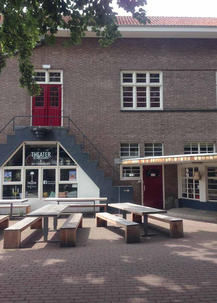 4 Theater de Huiskamer Wilhelminasingel 10B (ingang St.-Raphaelpad) 6001 GT Weert Zaterdag 11.00-17.00 uur Het pand werd samen met Wilhelminasingel 12 in 1929 ontworpen door stadsarchitect ir. M.