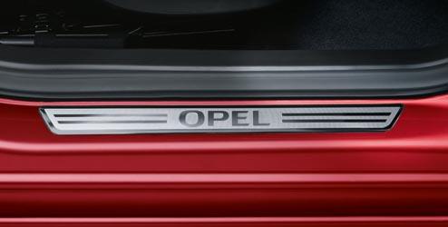 Styling & OPC Line Blackout folie voor B-stijl Dorpellijsten - voorportieren Kies uit een groot assortiment stylingartikelen om uw Opel helemaal aan uw eigen smaak aan te passen.