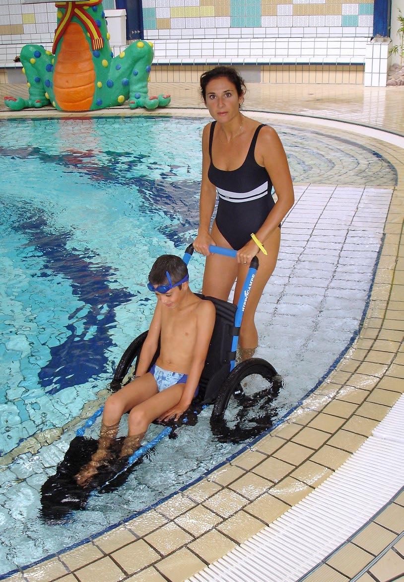 iereen De hippocampe zwembadrolstoel maakt het makkelijker voor mensen
