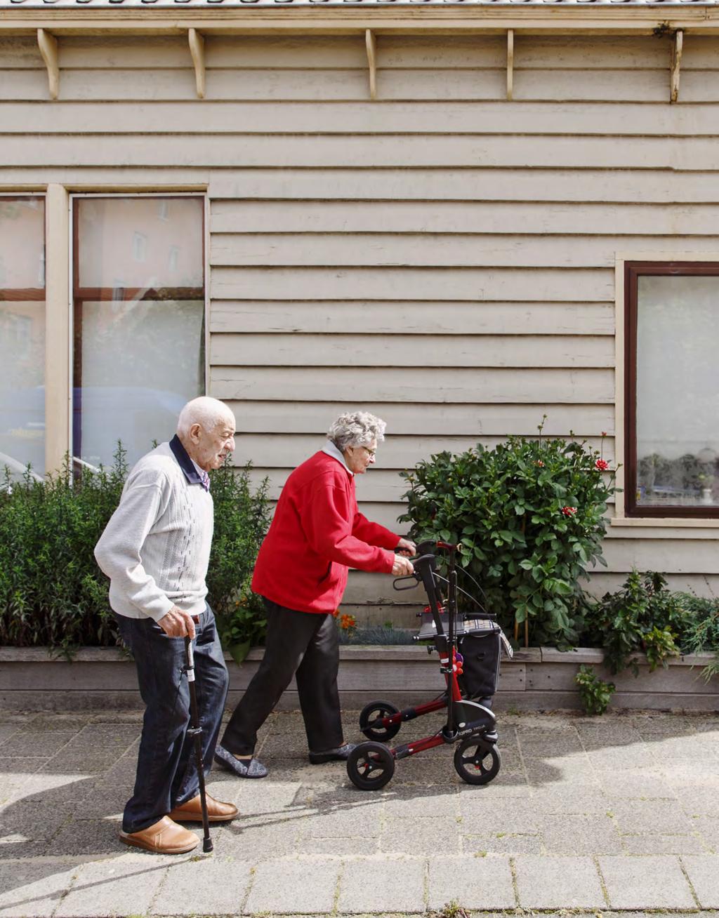 Het aantal mensen van 75 jaar en ouder dat zich eenzaam voelt, neemt toe van ruim 600 duizend in 2015 naar ruim 1,3 miljoen in 2040 (RIVM Trendscenario 2018).