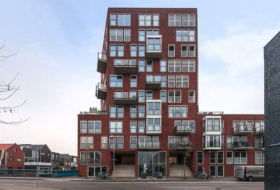 Geweldig uitzicht! Wonen op een van de meest gewilde locaties van Woerden, de wijk Waterrijk, in een modern appartement? Dan is dit je kans!