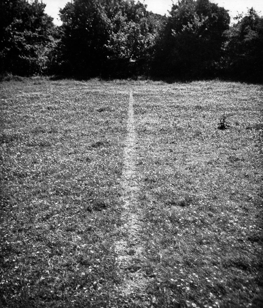 1) Richard Long, A line