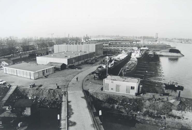 In 1970 verhuisde de scheepswerf Hoebée van de Lijnbaan naar de huidige locatie aan de