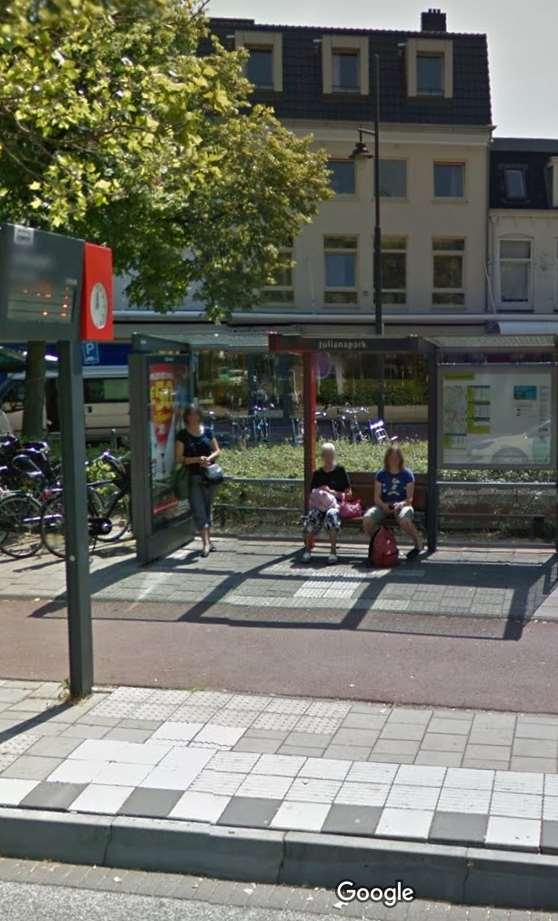 6. R-Net haltes Op het HOV-tracé over de Rijksstraatweg zijn twee R-nethaltes: halte Minahassastraat (nabij de Jan Gijzenkade); halte Julianaplein (nabij Pijnboomstraat, Soendaplein).