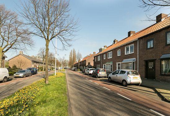 Ruime eengezinswoning! Deze eengezinswoning is gelegen in een gezellige woonomgeving nabij het historische centrum van Leiden.