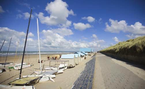 Wonen op het ritme van de zee Danneels maakt het verschil Door haar centrale ligging langs de kustlijn groeide Bredene uit tot een populaire badplaats met een grote aantrekkingskracht op