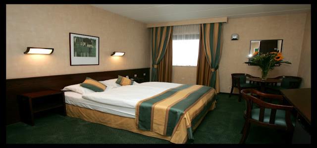 Meeting guide OVERNACHTEN in Corsendonk Viane Het hotel beschikt over 84 comfortabele hotelkamers die allen
