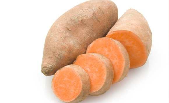 1.3 Zoete aardappel Uitzicht: oranje ongelijkmatige vormen ~ aardappelen Smaak: zoete kruidige smaak Bereidingsmogelijkheden: koken, bakken, stoven Deze zoete aardappelen zijn een bron van