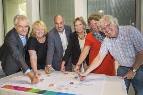 "Positieve Gezondheid raakt de verzorgende in de ziel! deelneemster transformatietraject Provincie Limburg In september 2016 is de Provincie Limburg gaan samenwerken met iph.