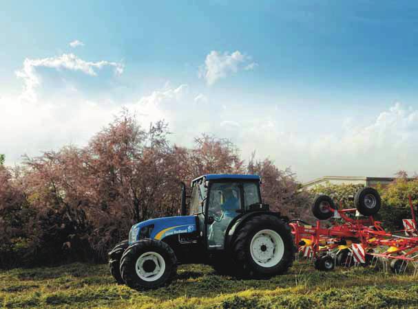 8 9 PRODUCTIVITEIT EN VERMOGEN KIES DE TRACTOR VOOR UW TOEPASSING Keuze maakt integraal deel uit van het T4000-tractorpakket. Dat omvat de specificatie van de aftakas en de hydraulica.