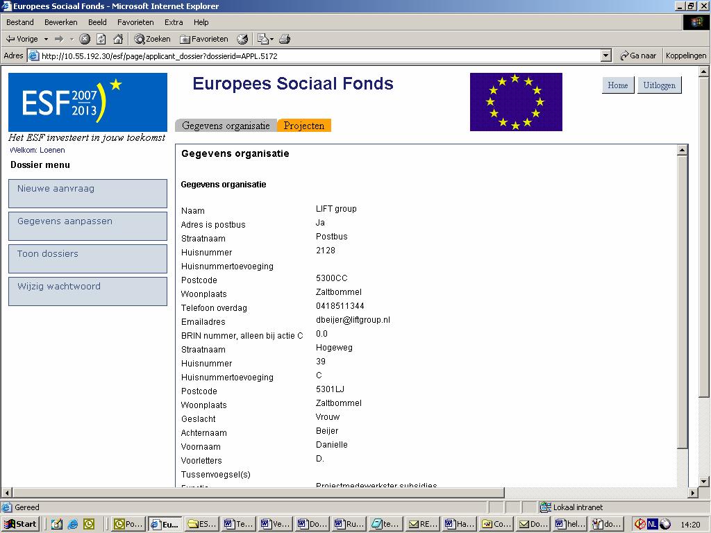 Klik vervolgens op projecten (tab bovenaan de pagina) om naar het projectendossier te gaan.