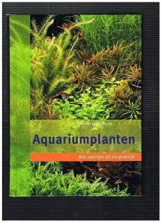 In het boek wordt uitgebreid gesproken over aanpassing verschijnselen bij water en moerasplanten. Biotopen worden doormiddel van nummering weer gegeven beknopt omschreven.
