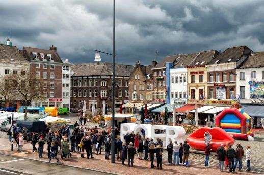 zijn. Enkele aandragers waren aanwezig bij de onthulling om toe te lichten waarom de door hen aangedragen plek zo bijzonder is.