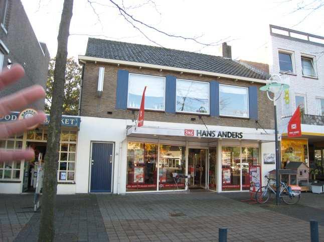 Aantal: Afmeting: Hoogte: Maximaal één per winkel bij voorkeur boven de