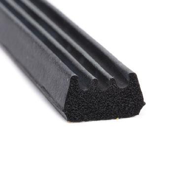Celrubber kroonband Kroonband is een geprofileerde geschuimde beglazingsband van hoogwaardig en duurzaam EPDM rubber, speciaal ontwikkeld voor droogbeglazing systemen.