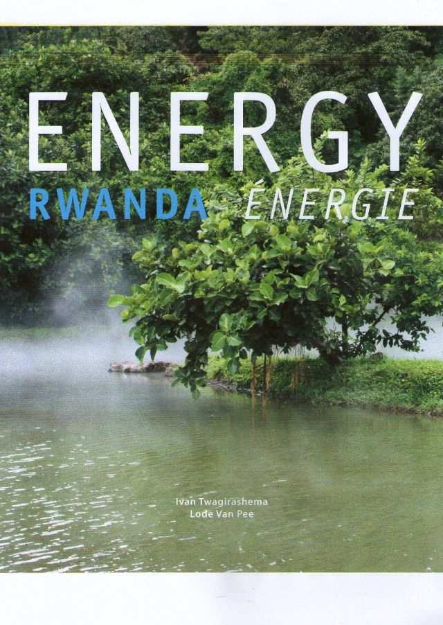 Een vijftigtal mensen daagden op voor de vertoning van twee didactische documentaires van Georges Kamanayo over energie in Rwanda, gevolgd door presentaties over dit thema door het hoofd van de