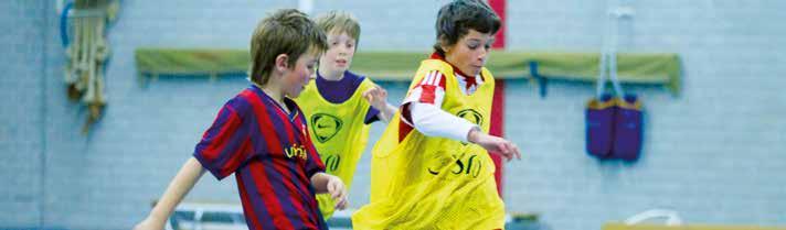 SPORT IN AMERSFOORT NOORD Sporten bij jou in de buurt? Met een groep, bij een vereniging of met school? De Buurtsportcoaches van de Gemeente Amersfoort maken het mogelijk.