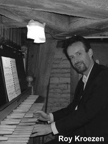 Roy Kroezen (*1967) studeerde orgel aan het conservatorium te Arnhem (1987-1993), bij Cor van Wageningen en Theo Jellema.