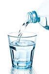 Probeer meer water te drinken! Uit onderzoek blijkt dat het drinken van gezoete dranken één van de oorzaken is van overgewicht. Als uw kind dorst heeft, wat krijgt uw kind dan?