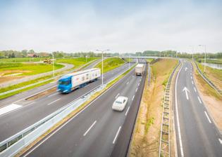 > vervolg Nog één grote klus Nog maar pas geleden is het traject van Veghel naar s-hertogenbosch (de Noordbaan) voorzien van de definitieve deklaag.