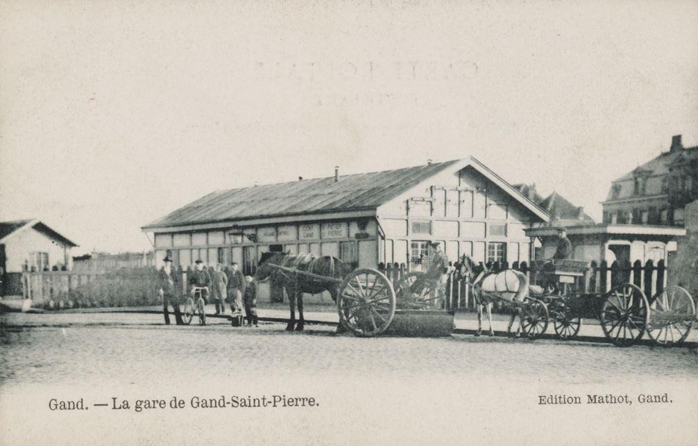 Foto 6: Klein Sint-Pietersstation aan het Parkplein, opgericht in 1881.