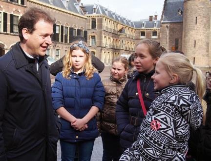 Het bijzondere aan deze dag is, dat twee kinderen,tirsa de Boer (locatie SP) en Isabelle van Overbeek (locatie BOL), de excursie helemaal zelf hebben georganiseerd.