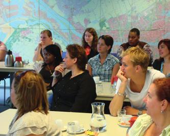 Onder regie van SUWR en Stadsregio Rotterdam is in 2011 twee maal een regionaal overleg georganiseerd waaraan 25 tot 35 urgentieverleners uit de Stadsregio hebben deelgenomen.