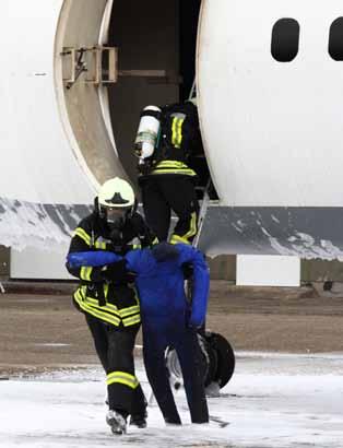 Sarah Poralla, Airport Rulemaking Officer bij de EASA, benadrukte in haar speech het grote belang van een goed geoutilleerde en goed getrainde luchthavenbrandweer.