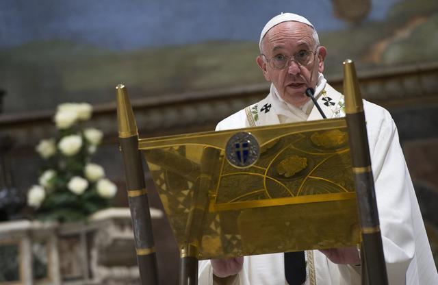Paus Franciscus heeft aan peters en meters gevraagd om meer te zijn dan een getuige bij de doop en om bij te dragen tot de geloofsopvoeding.