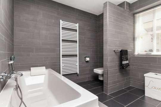 Moderne badkamer voorzien van