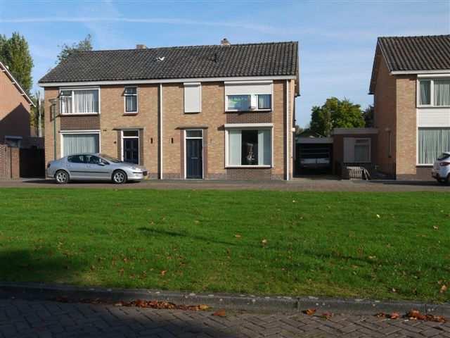 oonkenners.nl makelaardij en taxatiebureau Kaatsheuvel Willem II-straat 7 2^1 kapwoning met diepe tuin & 2 garages.