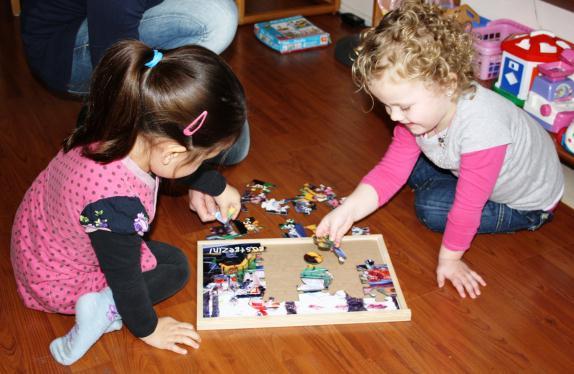 samen met de kinderen een vertrouwde en veilige groepssfeer neer waarbinnen kinderen sociale competenties opdoen. In de praktijk Bij de gastouder spelen kinderen vaak met bekende leeftijdsgenoten.