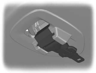 Trek de veiligheidsgordel gelijkmatig uit. De veiligheidsgordel kan blokkeren wanneer deze te snel wordt uitgetrokken of wanneer de auto op een helling staat. 2.