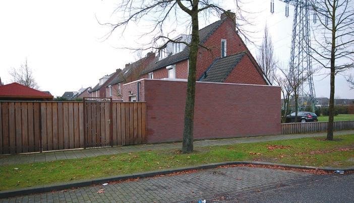 Algemeen Dit woonhuis verkeert zowel van binnen als van buiten in een uitstekende staat van onderhoud en is royaal uitgebouwd.