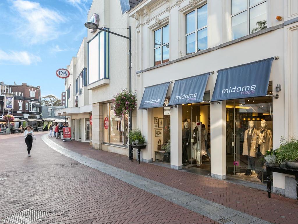 Algemeen Het betreft een complete winkelruimte ingericht als dames modezaak gelegen in het centrum van Oosterhout.
