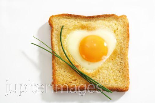 MAANDAG 20/3 Ingrediënten Ontbijt Spek met eieren 12 eieren bakboter peper en zout dunne speklapjes (ontbijtspek) Stokbrood met beleg 3 stokbroden beleg naar keuze Bereidingswijze CHEFKOKS: en