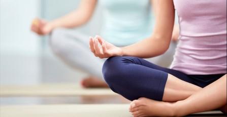 Yoga + Start 12 september 30 lessen 160,50 Bij Hatha Yoga + werk je aan herstel van balans door met een open mind, dus zonder vooroordelen, steeds aan de lichamelijke houdingen te beginnen en je