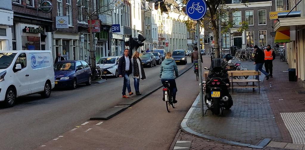 Samenvatting Samen met bewoners, ondernemers, gebruikers en belangenbehartigers zoeken we naar een goed ontwerp voor de Voorstraat-Wittevrouwenstraat.