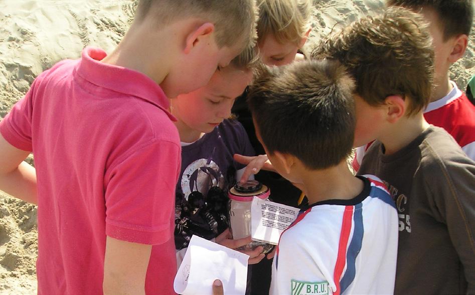 mb Flessen post Een fles met een briefje erin spreekt tot de verbeelding van veel kinderen.