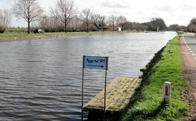 Vraagprijs: 495.000, k.k. Opties: 50.000, exclusief btw. Oplevering en betaling: 31 oktober 2017 of zoveel eerder als koper wenst. Aanlegsteiger 2,5 meter in het Aarkanaal.