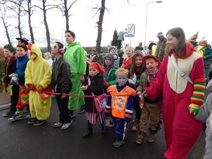 Zo werd onze school goed vertegenwoordigd in de optocht. Ook van deze activiteit vindt u een reportage op de site.