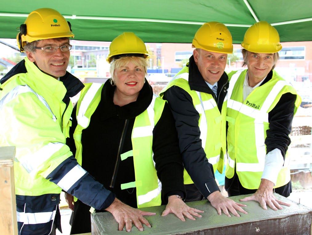 In de afgelopen maanden zijn er belangrijke gezet naar de realisatie van een goed werkend vervoersknooppunt de groeiende stroom reizigers in een aantrekkelijk nieuw stadsdeel.